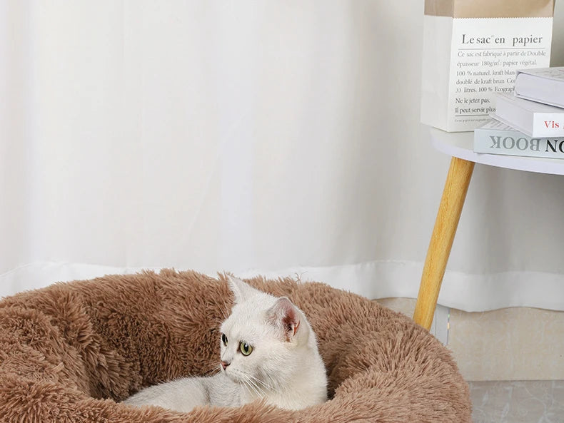 Winter Cat & Dog Bed – Soft Round Nest