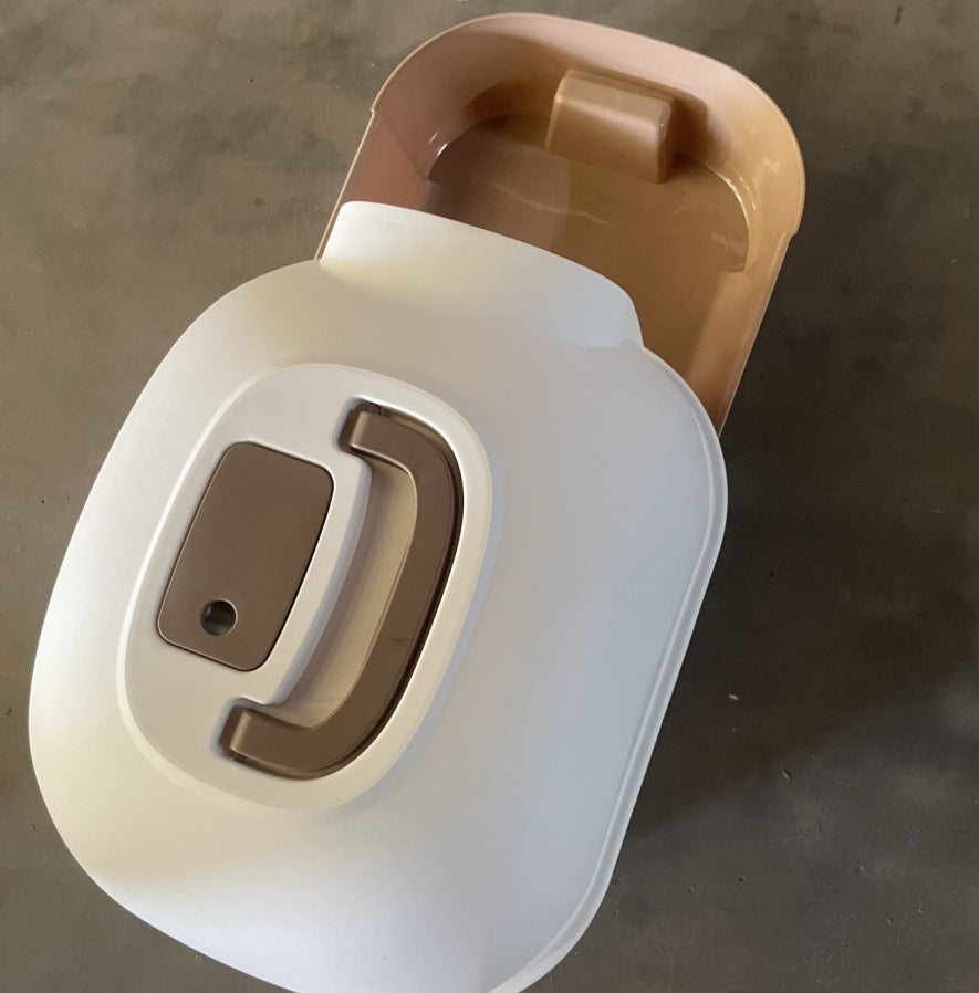 Fully Enclosed Cat Litter Box