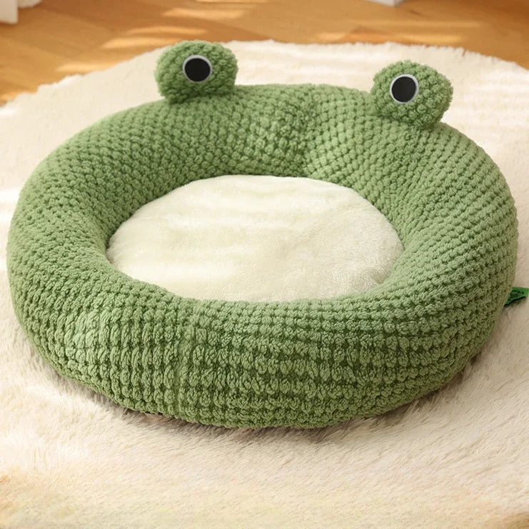 Cute Frog Pet Bed – Warm Winter Nest for Cats & Dogs